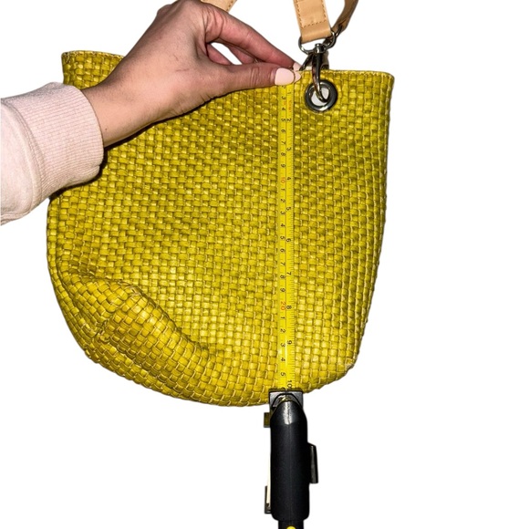 Made in Italy Maurizio Taiuti Neon Yellow Woven Tote Bag European Summer - Picture 6 of 8